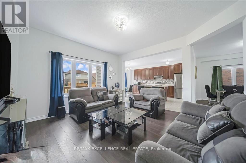 44 Cottonwood Crescent, Welland, Ontario  L3B 0J4 - Photo 18 - X12488234