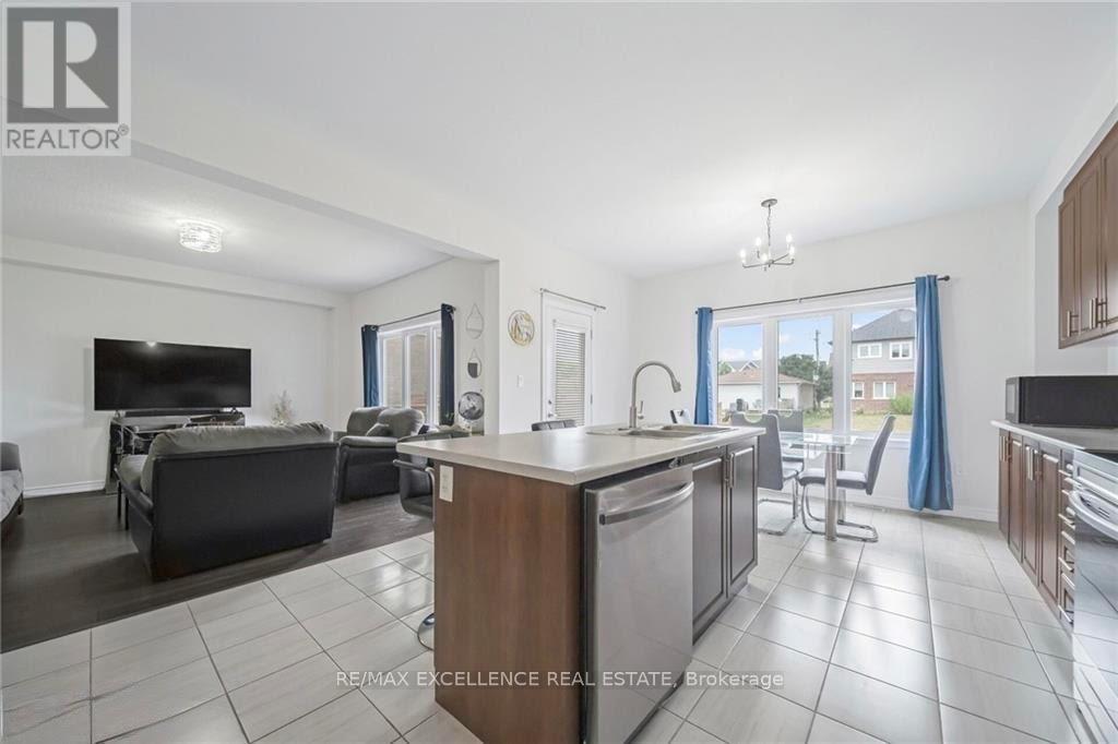 44 Cottonwood Crescent, Welland, Ontario  L3B 0J4 - Photo 6 - X12488234