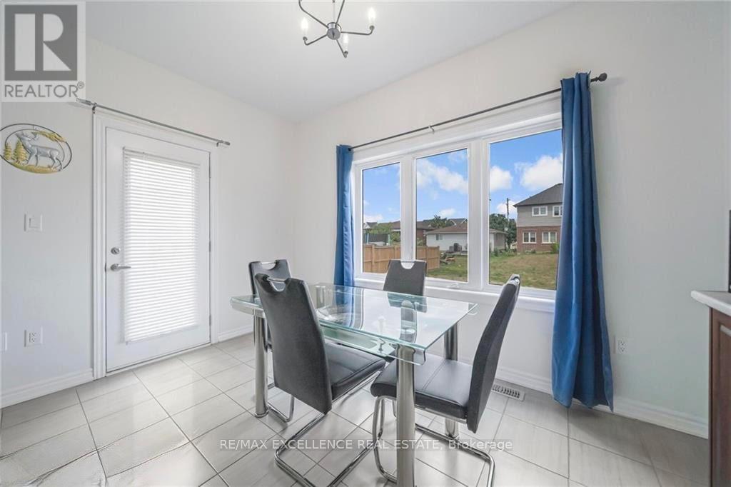 44 Cottonwood Crescent, Welland, Ontario  L3B 0J4 - Photo 9 - X12488234