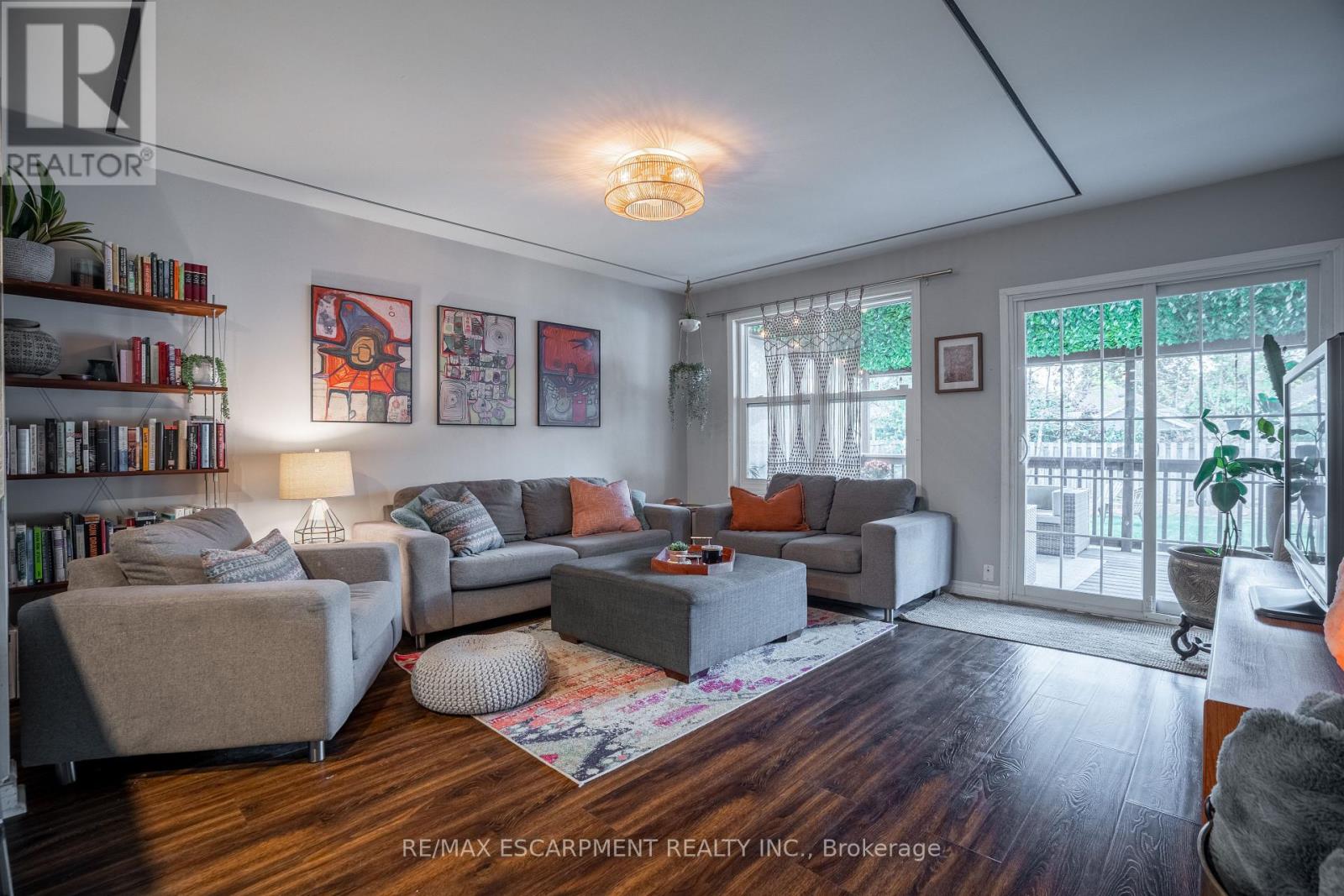 128 East 17th Street, Hamilton, Ontario  L9A 4M5 - Photo 14 - X12488244