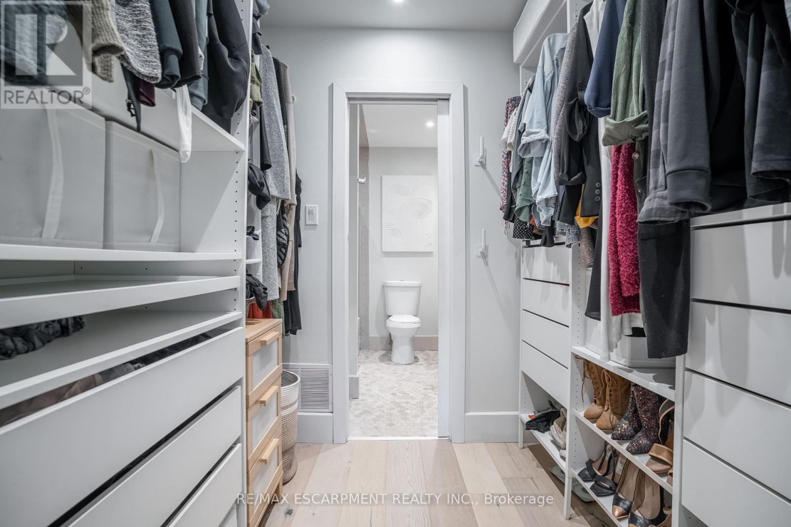 128 East 17th Street, Hamilton, Ontario  L9A 4M5 - Photo 22 - X12488244