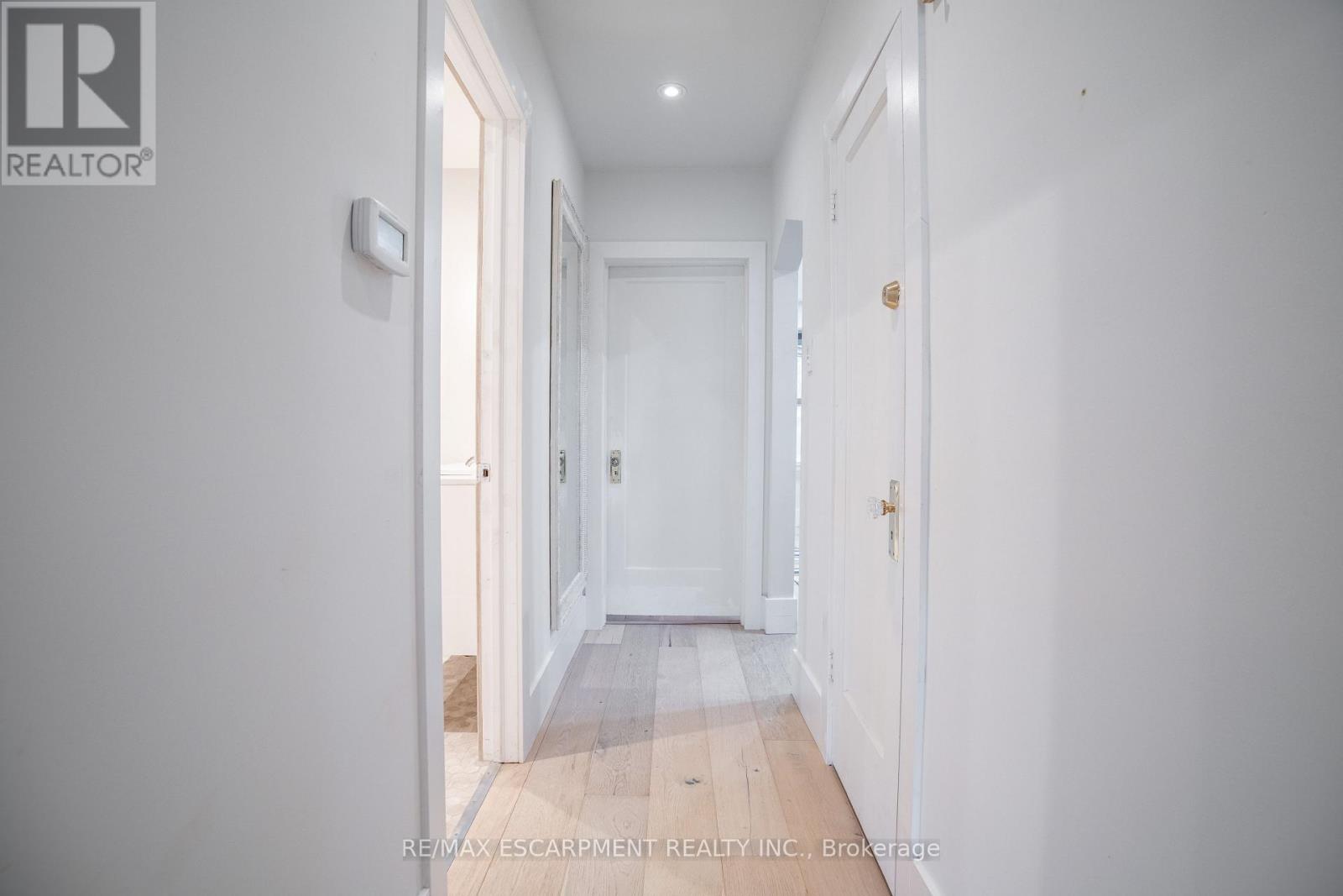 128 East 17th Street, Hamilton, Ontario  L9A 4M5 - Photo 25 - X12488244