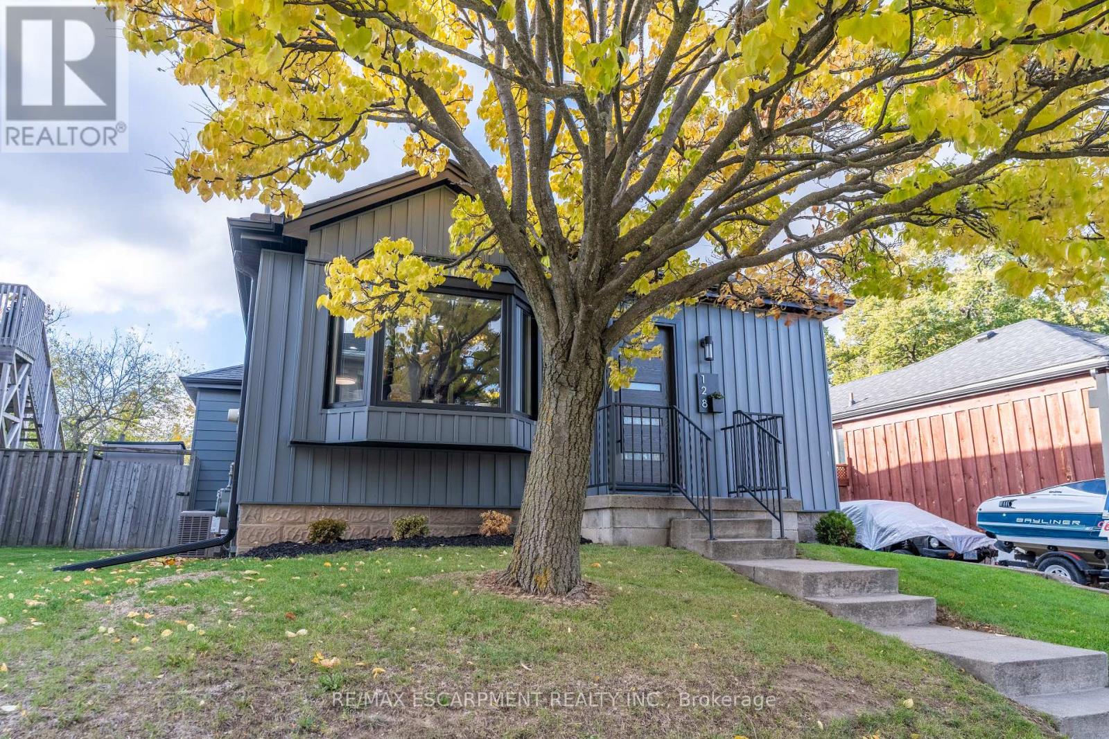 128 East 17th Street, Hamilton, Ontario  L9A 4M5 - Photo 34 - X12488244