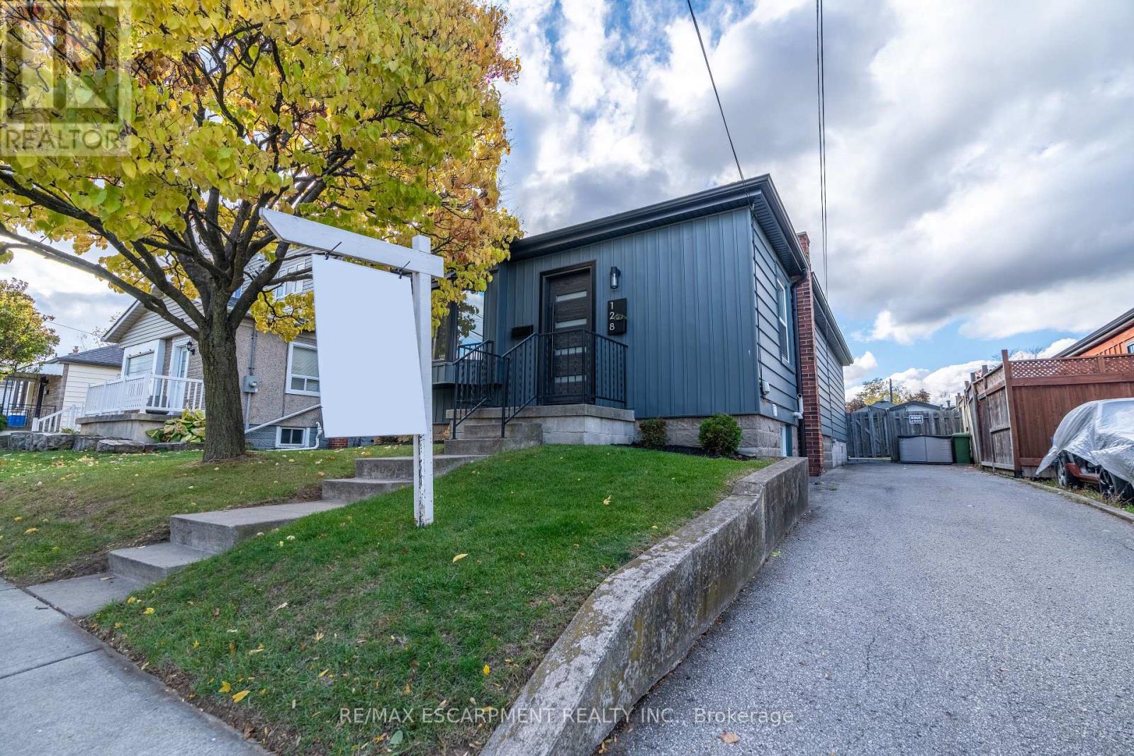 128 East 17th Street, Hamilton, Ontario  L9A 4M5 - Photo 36 - X12488244