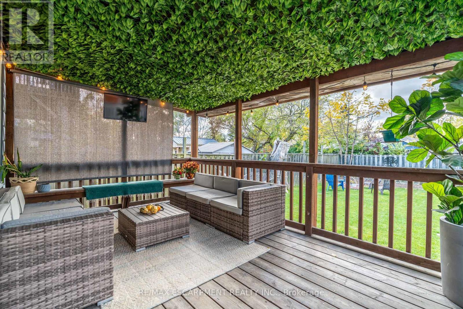 128 East 17th Street, Hamilton, Ontario  L9A 4M5 - Photo 38 - X12488244