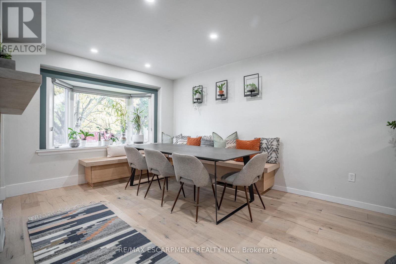 128 East 17th Street, Hamilton, Ontario  L9A 4M5 - Photo 4 - X12488244