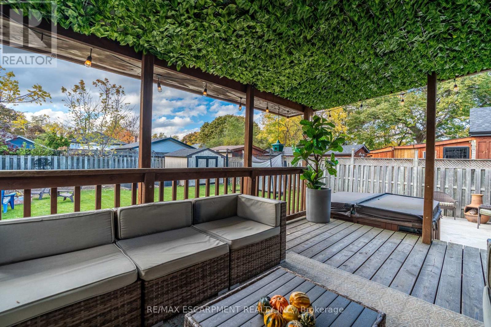 128 East 17th Street, Hamilton, Ontario  L9A 4M5 - Photo 40 - X12488244