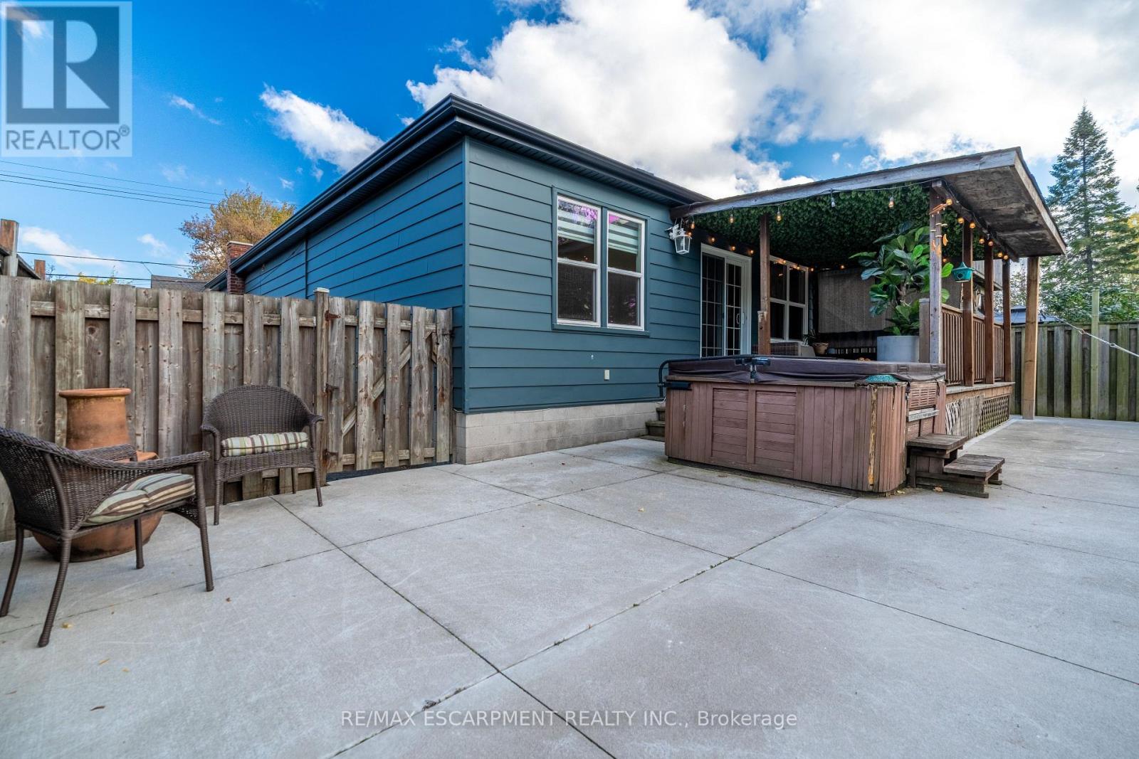 128 East 17th Street, Hamilton, Ontario  L9A 4M5 - Photo 42 - X12488244