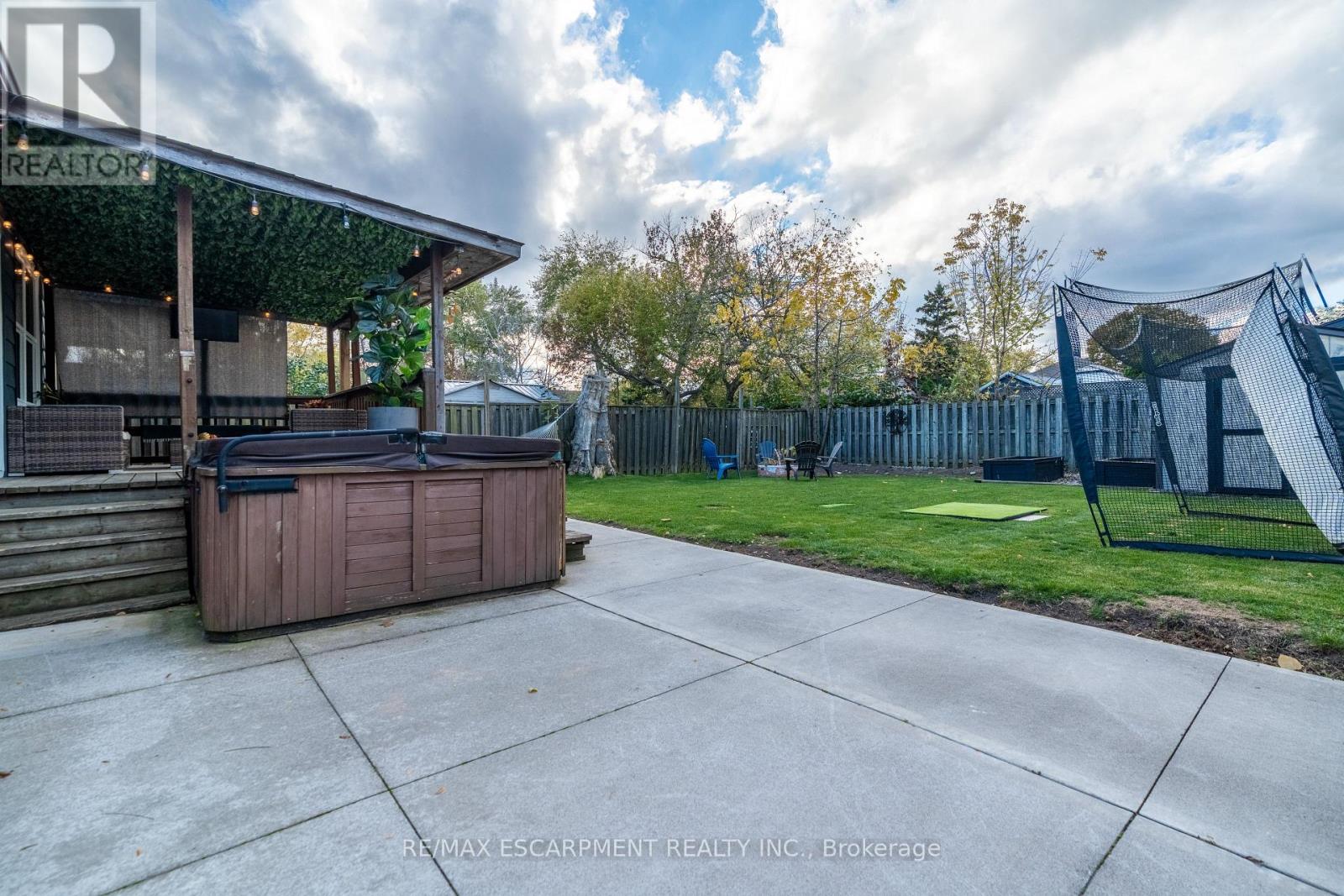 128 East 17th Street, Hamilton, Ontario  L9A 4M5 - Photo 43 - X12488244