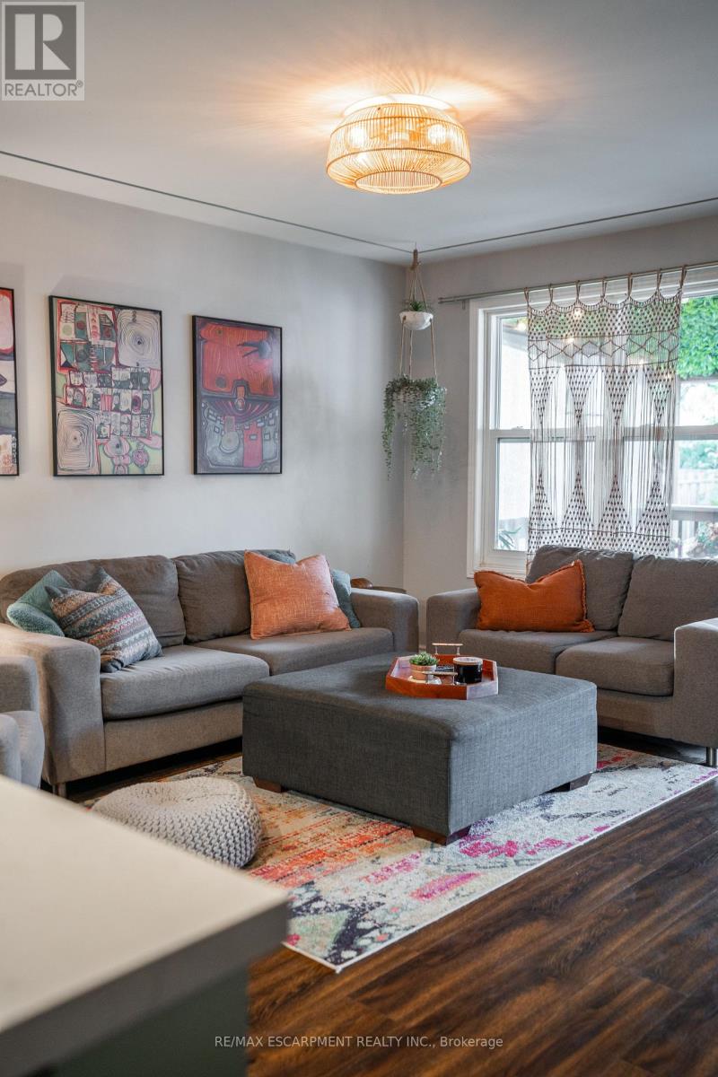 128 East 17th Street, Hamilton, Ontario  L9A 4M5 - Photo 47 - X12488244