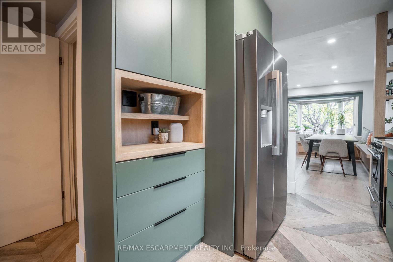 128 East 17th Street, Hamilton, Ontario  L9A 4M5 - Photo 9 - X12488244