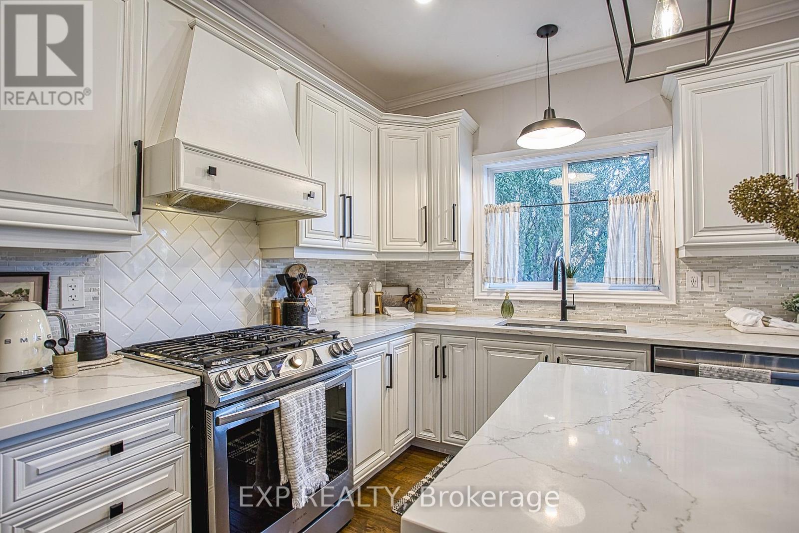 265 Montreal Circle, Hamilton, Ontario  L8E 0C6 - Photo 14 - X12488260