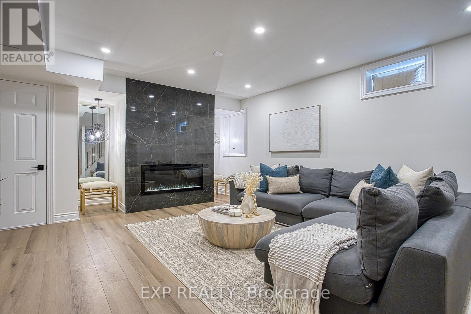 265 Montreal Circle, Hamilton, Ontario  L8E 0C6 - Photo 29 - X12488260