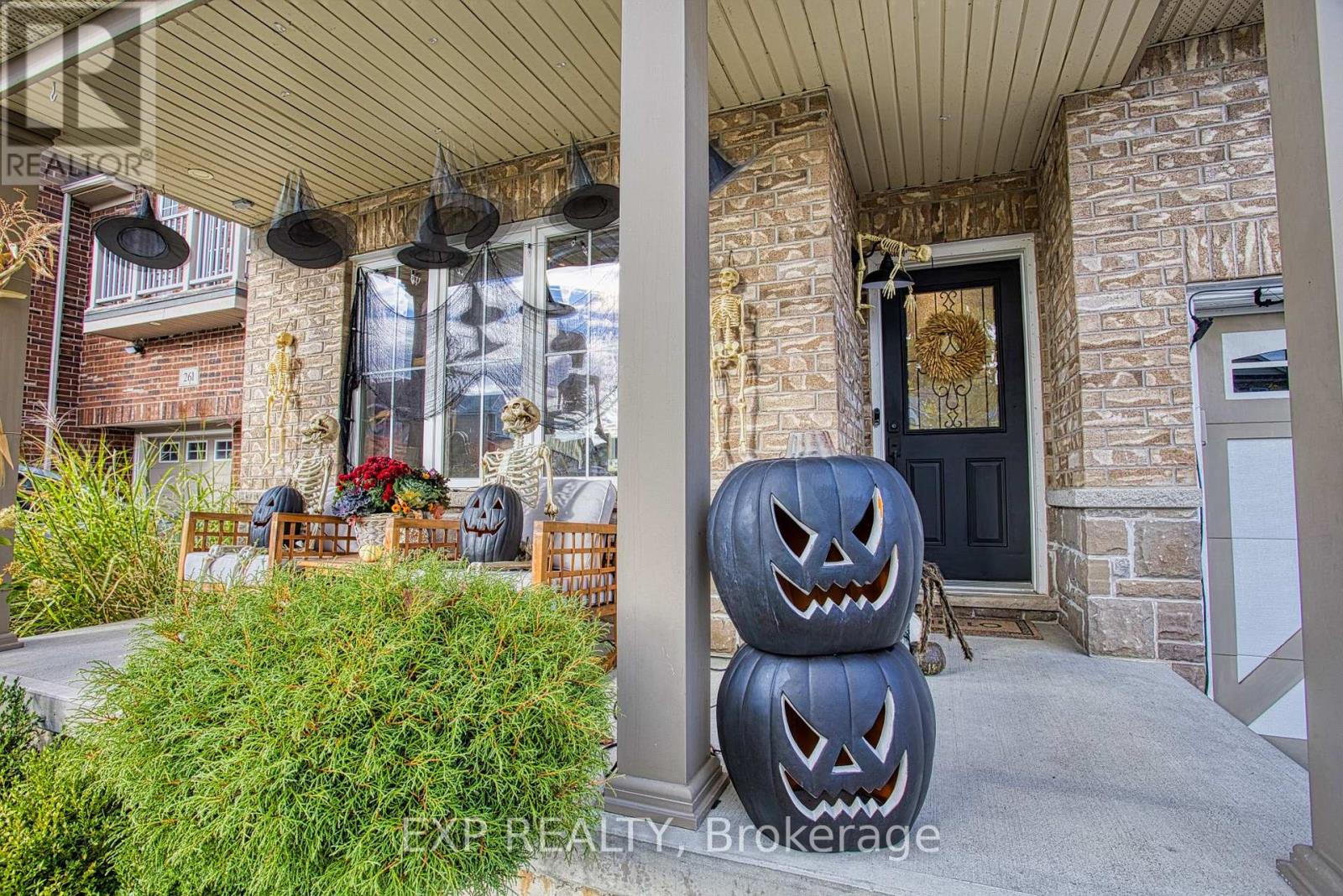 265 Montreal Circle, Hamilton, Ontario  L8E 0C6 - Photo 3 - X12488260