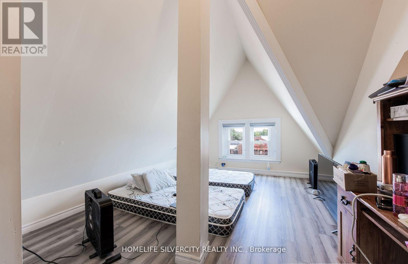 544 Dundas Street E, London East, Ontario  N6B 1W8 - Photo 13 - X12488286