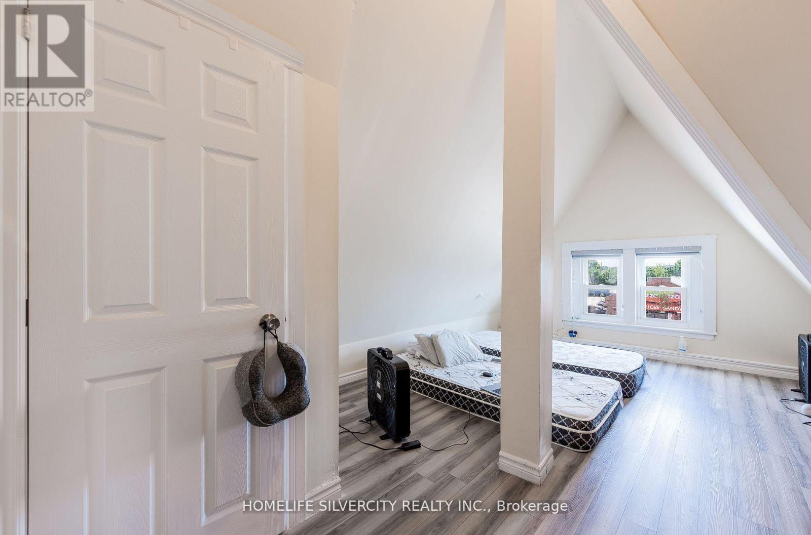 544 Dundas Street E, London East, Ontario  N6B 1W8 - Photo 20 - X12488286