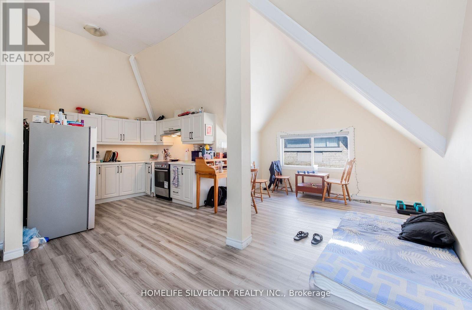 544 Dundas Street E, London East, Ontario  N6B 1W8 - Photo 34 - X12488286