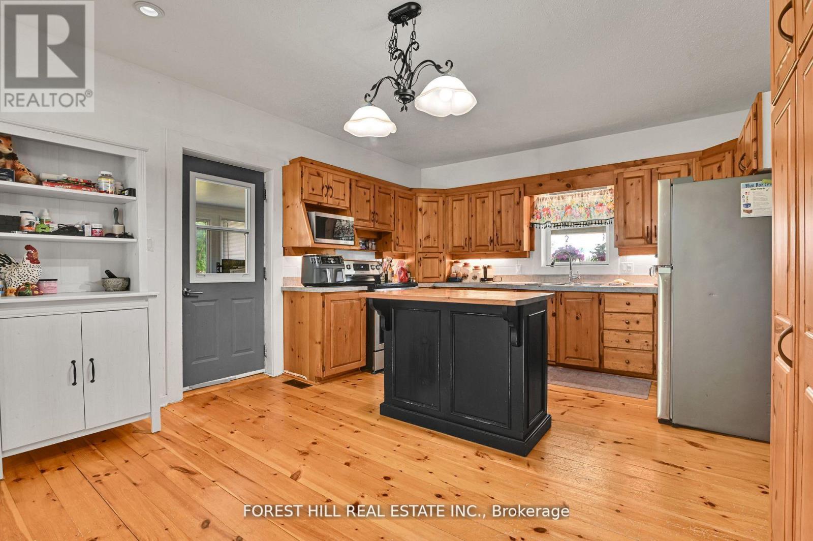 3574 Avonmore Road, North Stormont, Ontario  K0C 1C0 - Photo 8 - X12488290