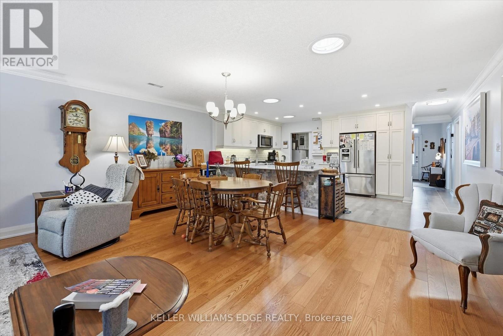 34 Cardinal Mindszenty Boulevard, Hamilton, Ontario  L9B 2M3 - Photo 17 - X12488366