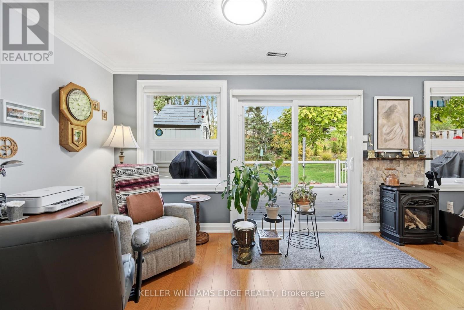 34 Cardinal Mindszenty Boulevard, Hamilton, Ontario  L9B 2M3 - Photo 23 - X12488366