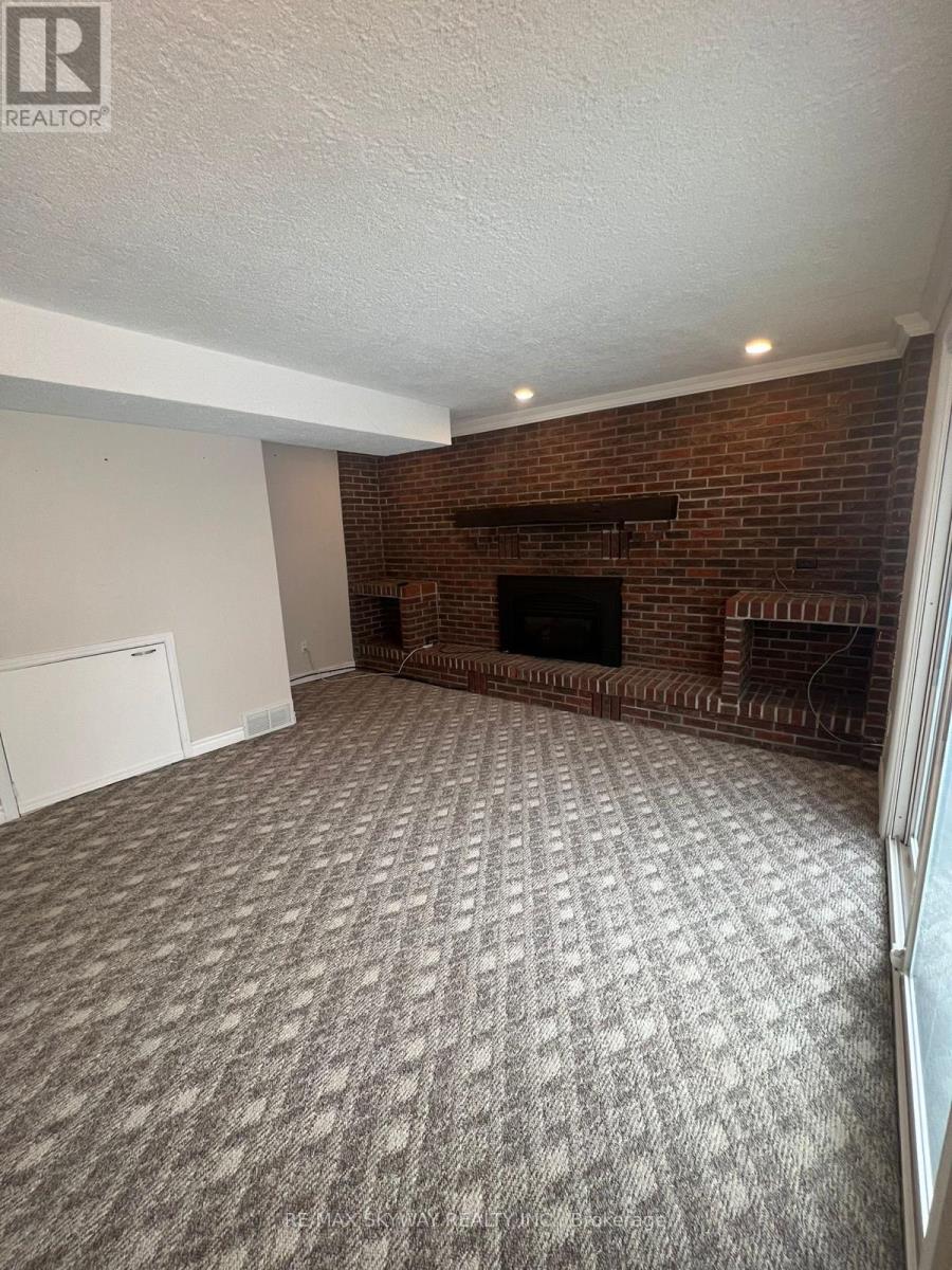 18 Matthew Court, Kitchener, Ontario  N2B 1W6 - Photo 17 - X12488440