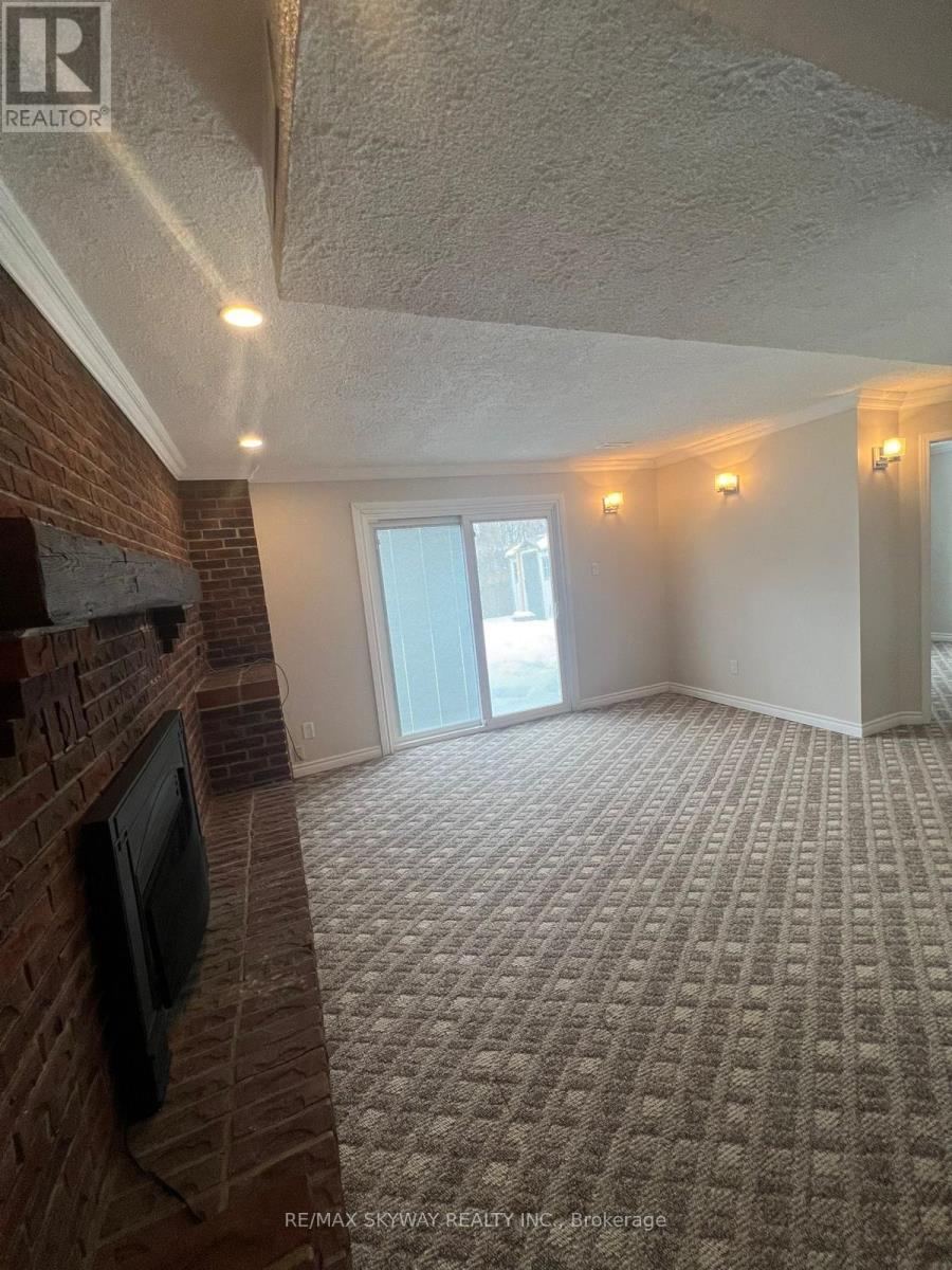 18 Matthew Court, Kitchener, Ontario  N2B 1W6 - Photo 18 - X12488440