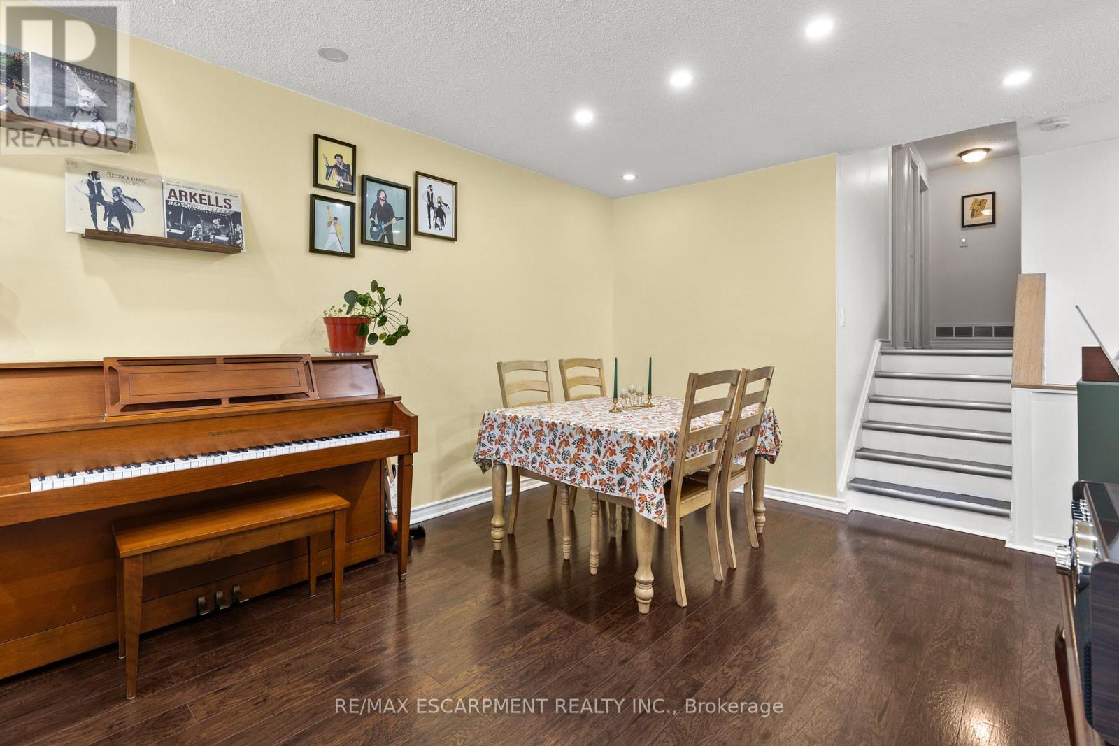 50 Gledhill Crescent, Hamilton, Ontario  L9C 6H4 - Photo 10 - X12488478