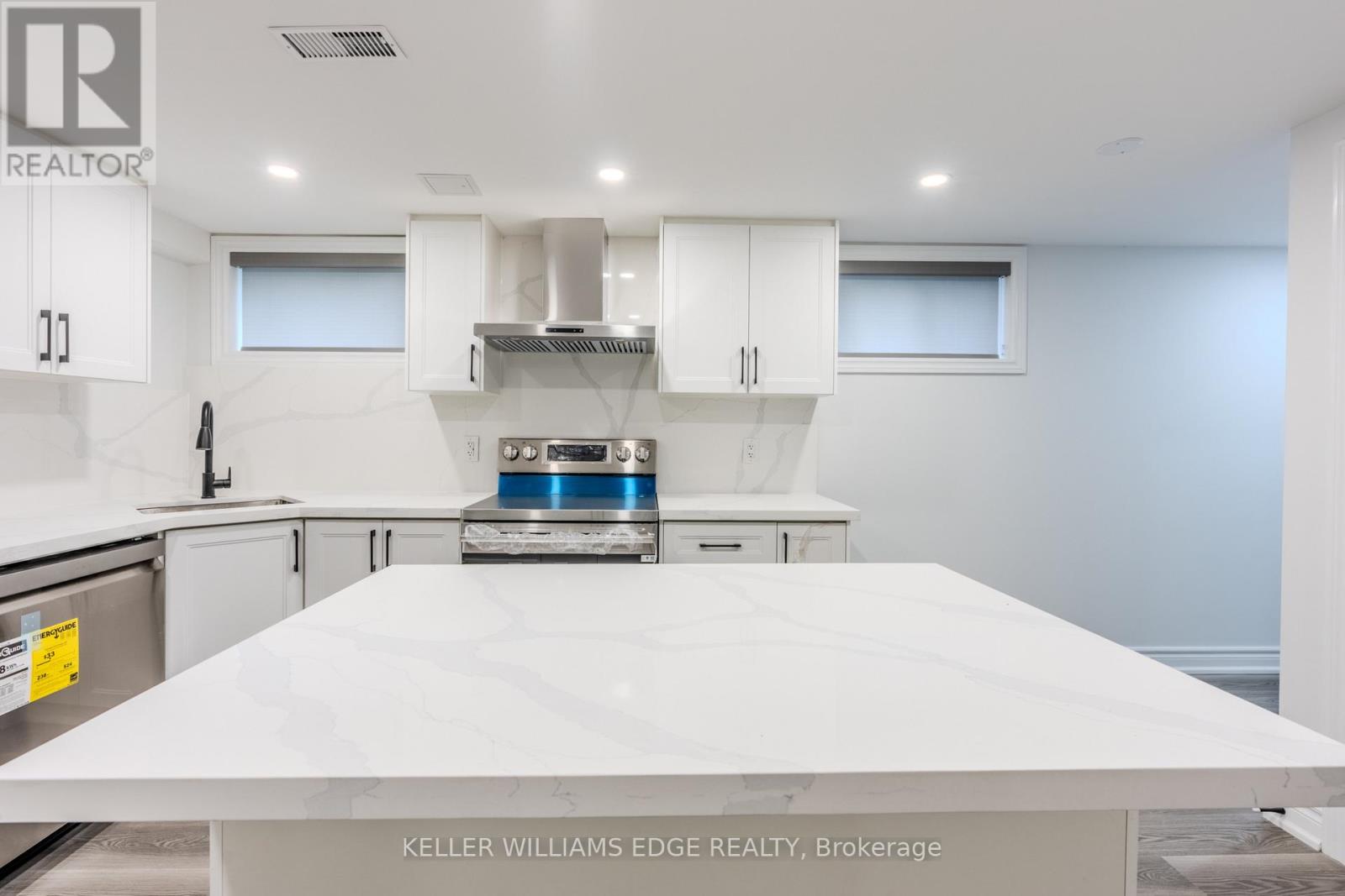 Lower - 16 Doreen Court, Hamilton, Ontario  L8T 2M3 - Photo 9 - X12488518