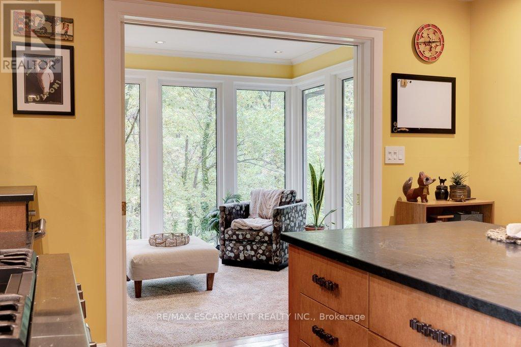 59 Park Road S, Grimsby, Ontario  L3M 4E7 - Photo 19 - X12488534