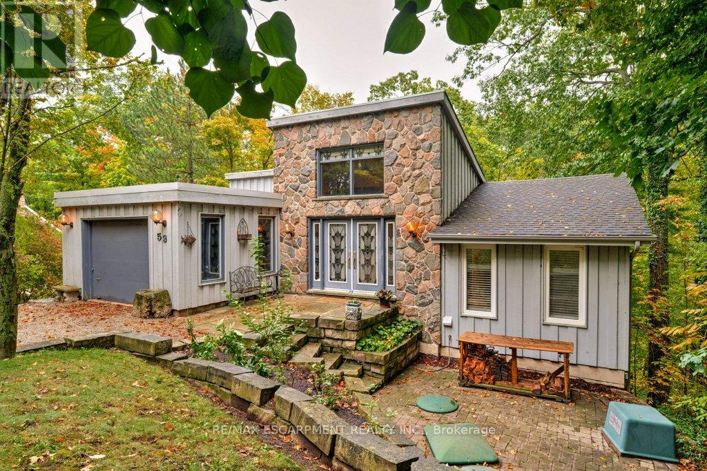 59 Park Road S, Grimsby, Ontario  L3M 4E7 - Photo 2 - X12488534