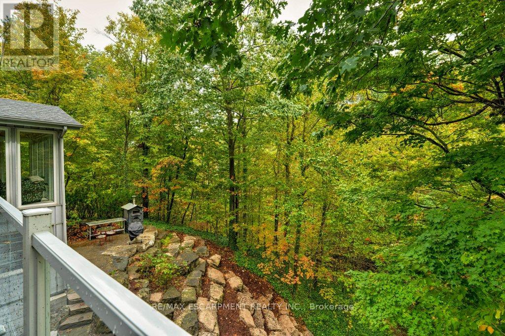 59 Park Road S, Grimsby, Ontario  L3M 4E7 - Photo 24 - X12488534