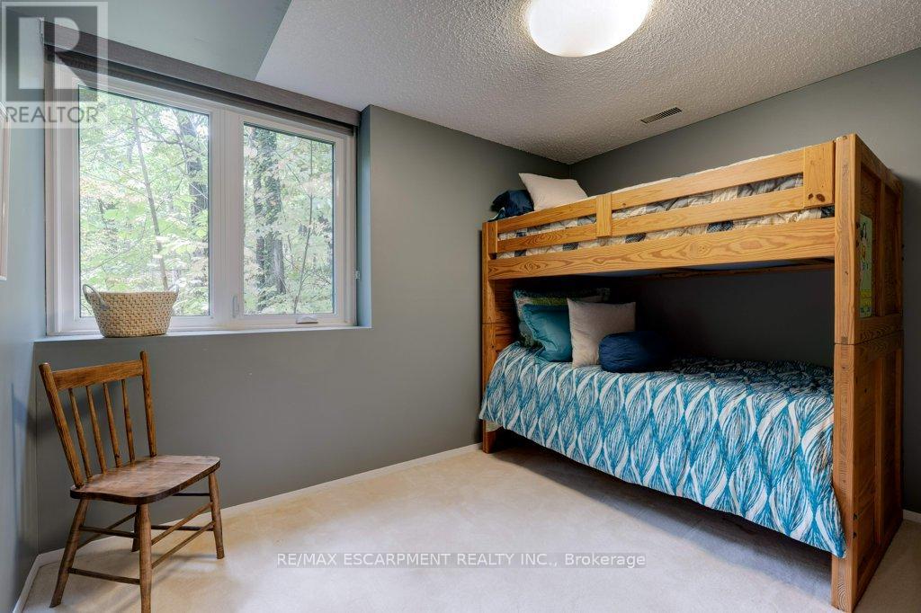 59 Park Road S, Grimsby, Ontario  L3M 4E7 - Photo 40 - X12488534