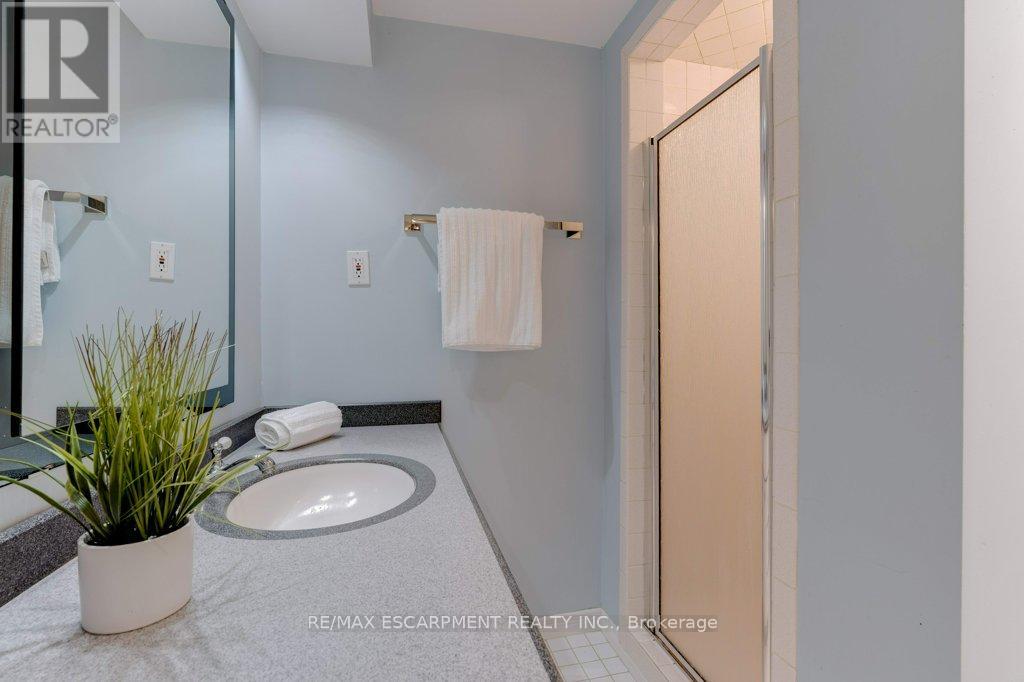 59 Park Road S, Grimsby, Ontario  L3M 4E7 - Photo 42 - X12488534