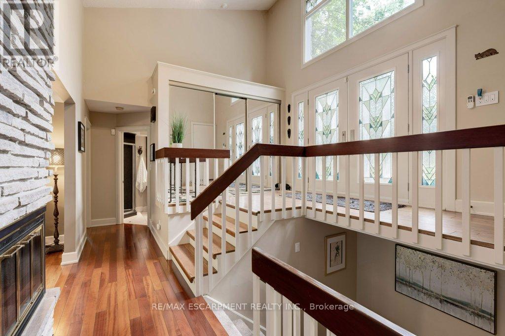 59 Park Road S, Grimsby, Ontario  L3M 4E7 - Photo 7 - X12488534