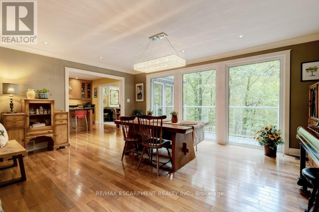 59 Park Road S, Grimsby, Ontario  L3M 4E7 - Photo 8 - X12488534