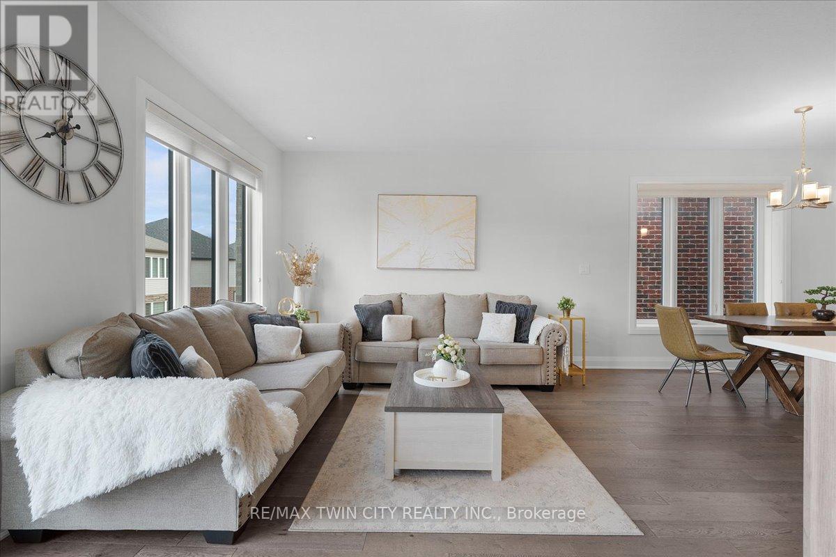 657 Benninger Drive, Kitchener, Ontario  N2E 0J2 - Photo 14 - X12488568