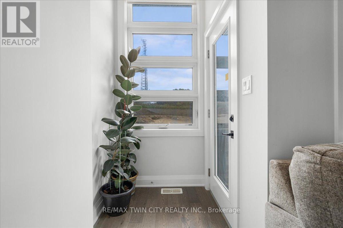 657 Benninger Drive, Kitchener, Ontario  N2E 0J2 - Photo 21 - X12488568