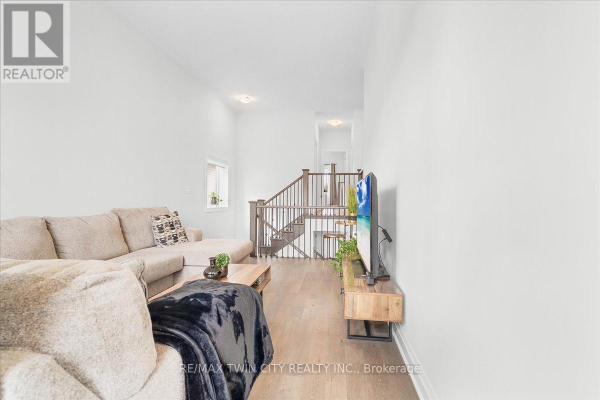 657 Benninger Drive, Kitchener, Ontario  N2E 0J2 - Photo 23 - X12488568