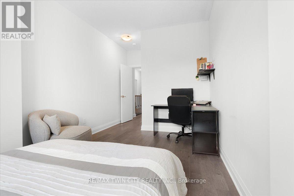 657 Benninger Drive, Kitchener, Ontario  N2E 0J2 - Photo 34 - X12488568