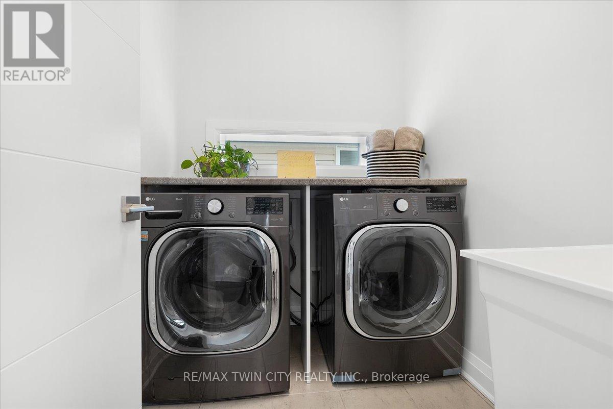 657 Benninger Drive, Kitchener, Ontario  N2E 0J2 - Photo 35 - X12488568