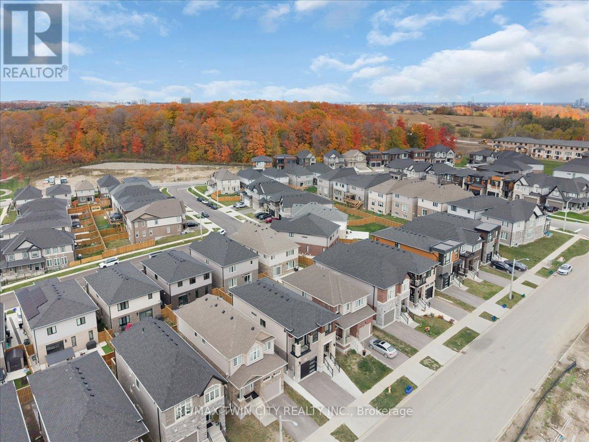 657 Benninger Drive, Kitchener, Ontario  N2E 0J2 - Photo 46 - X12488568