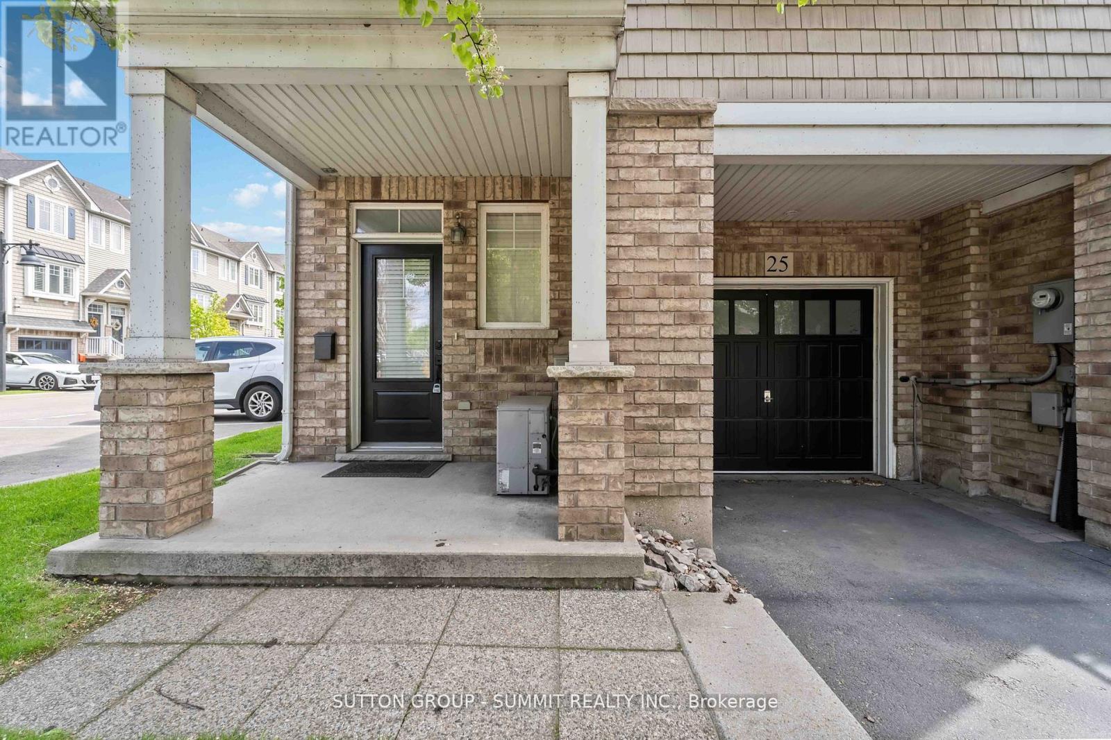 25 - 337 Beach Boulevard, Hamilton, Ontario  L8H 6W4 - Photo 3 - X12488622