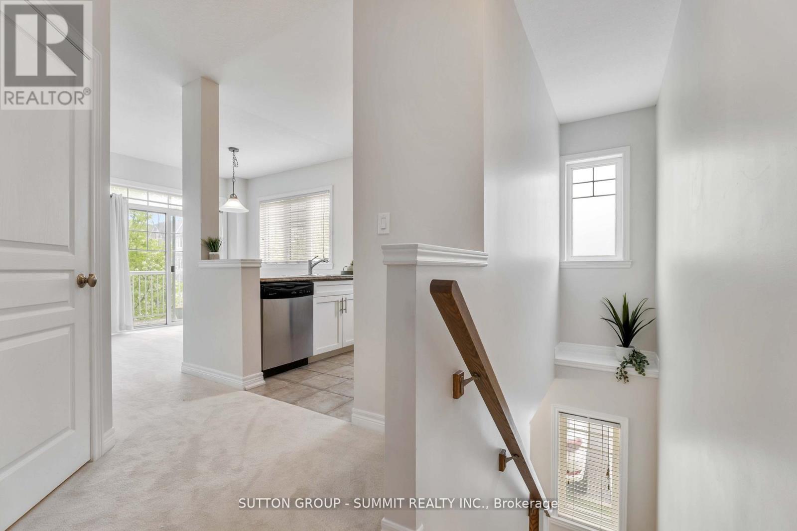 25 - 337 Beach Boulevard, Hamilton, Ontario  L8H 6W4 - Photo 7 - X12488622