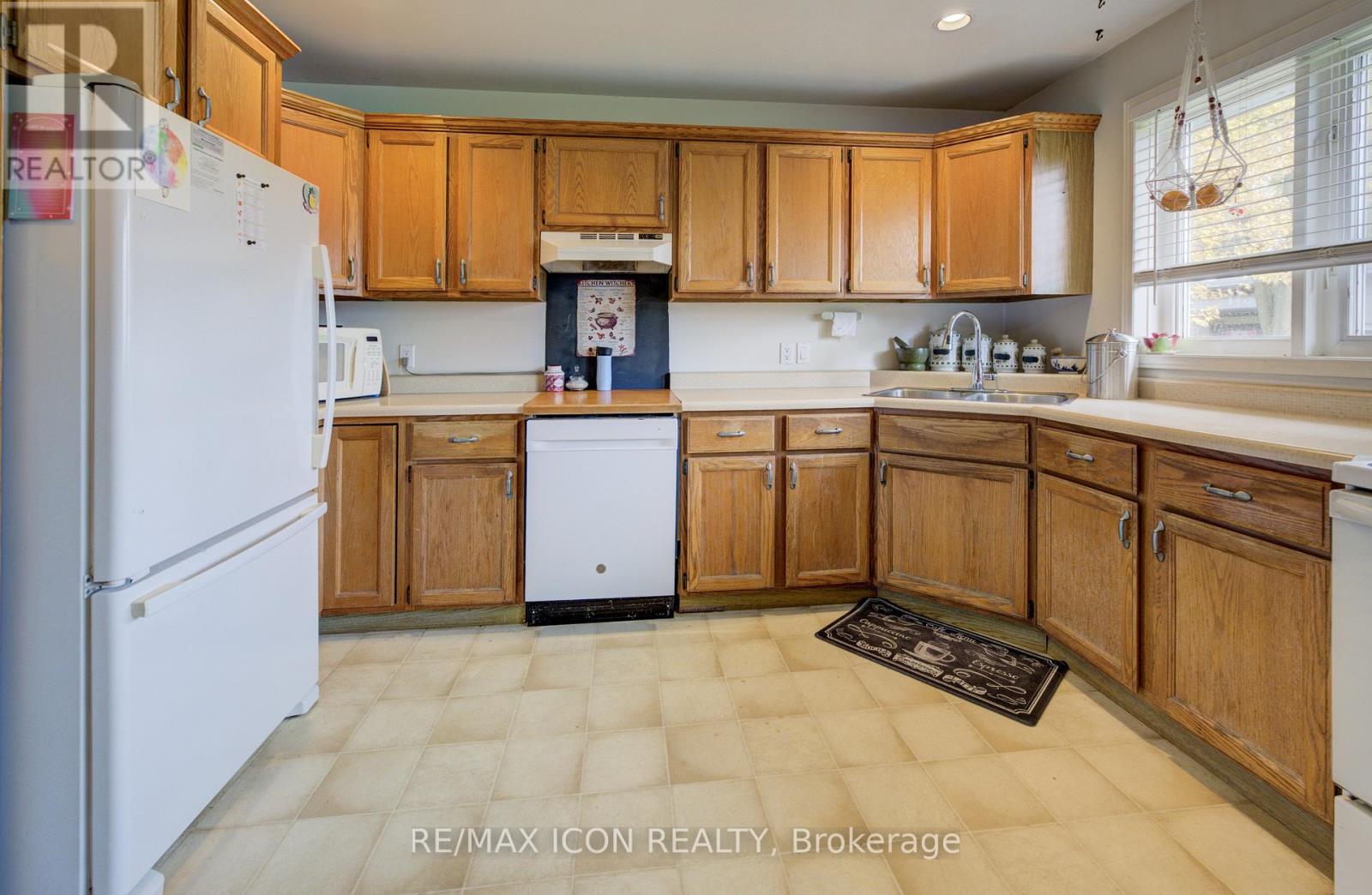 38 Mill Street E, Perth East, Ontario  N0K 1M0 - Photo 10 - X12488676