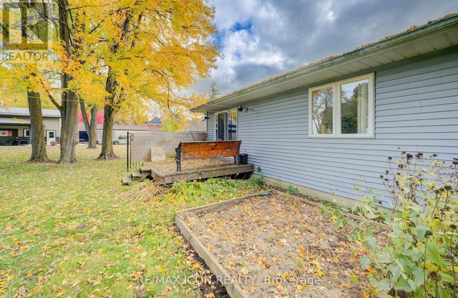 38 Mill Street E, Perth East, Ontario  N0K 1M0 - Photo 29 - X12488676