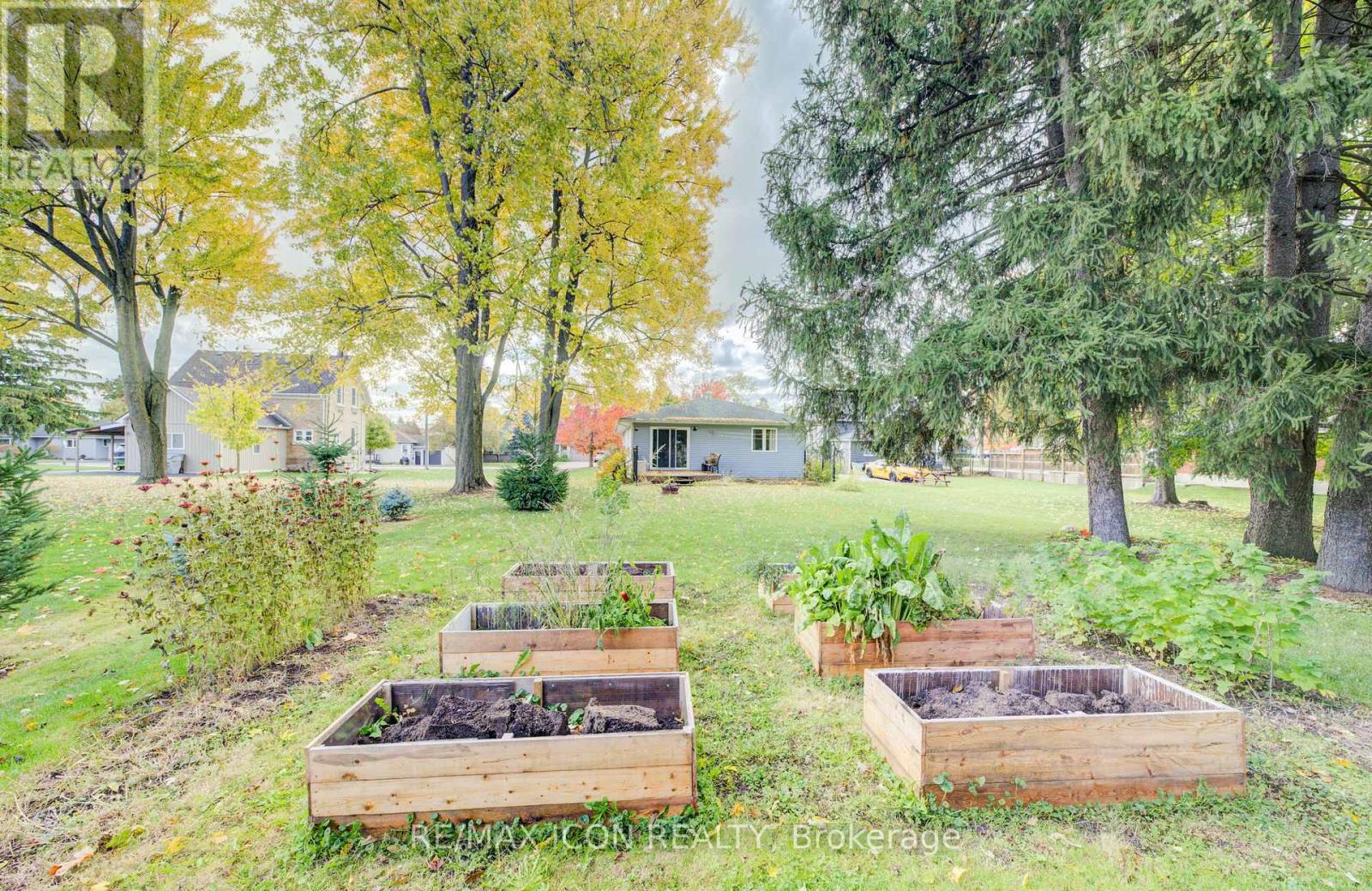 38 Mill Street E, Perth East, Ontario  N0K 1M0 - Photo 32 - X12488676