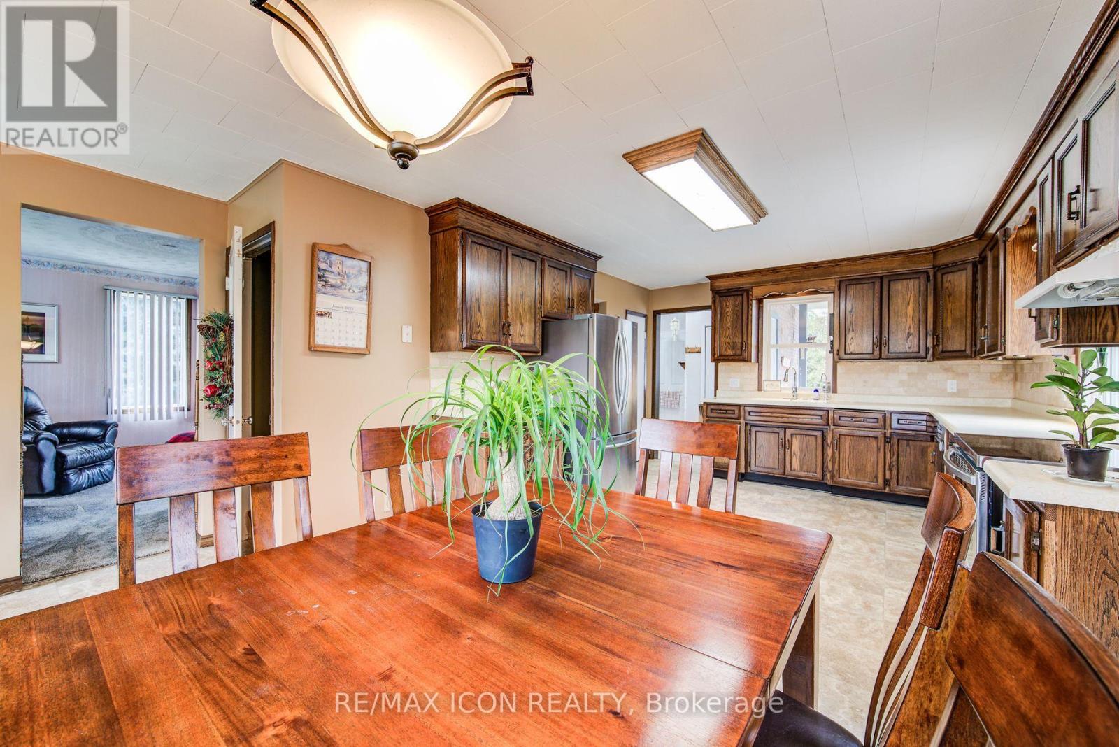 1301 Lobsinger Line, Woolwich, Ontario  N2J 4G8 - Photo 10 - X12488678