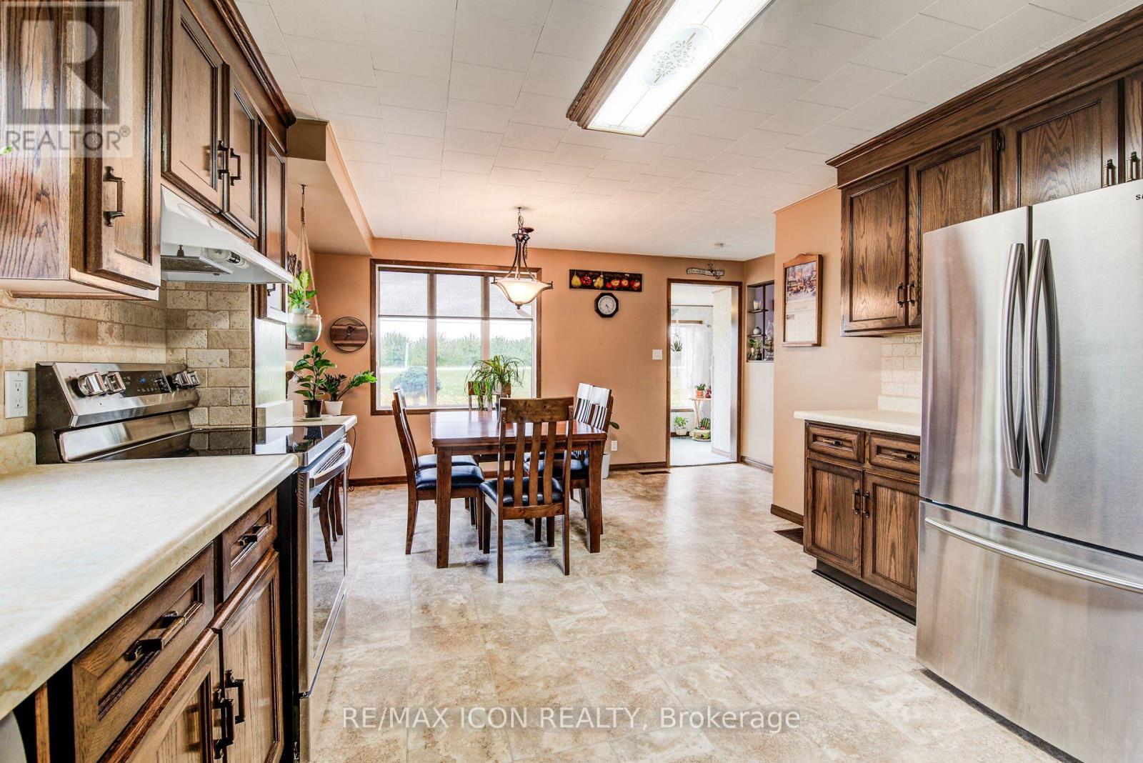 1301 Lobsinger Line, Woolwich, Ontario  N2J 4G8 - Photo 14 - X12488678