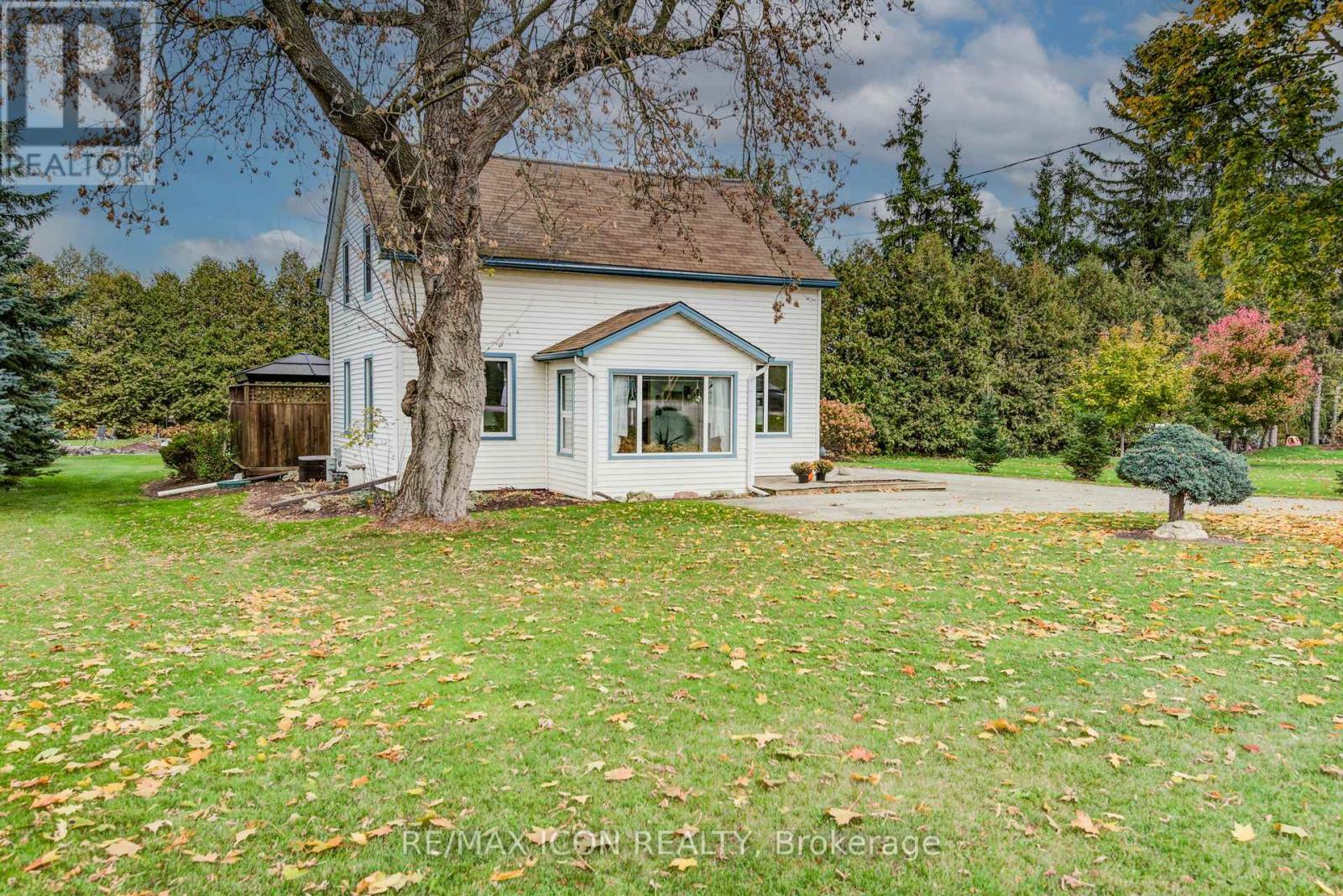 1301 Lobsinger Line, Woolwich, Ontario  N2J 4G8 - Photo 3 - X12488678