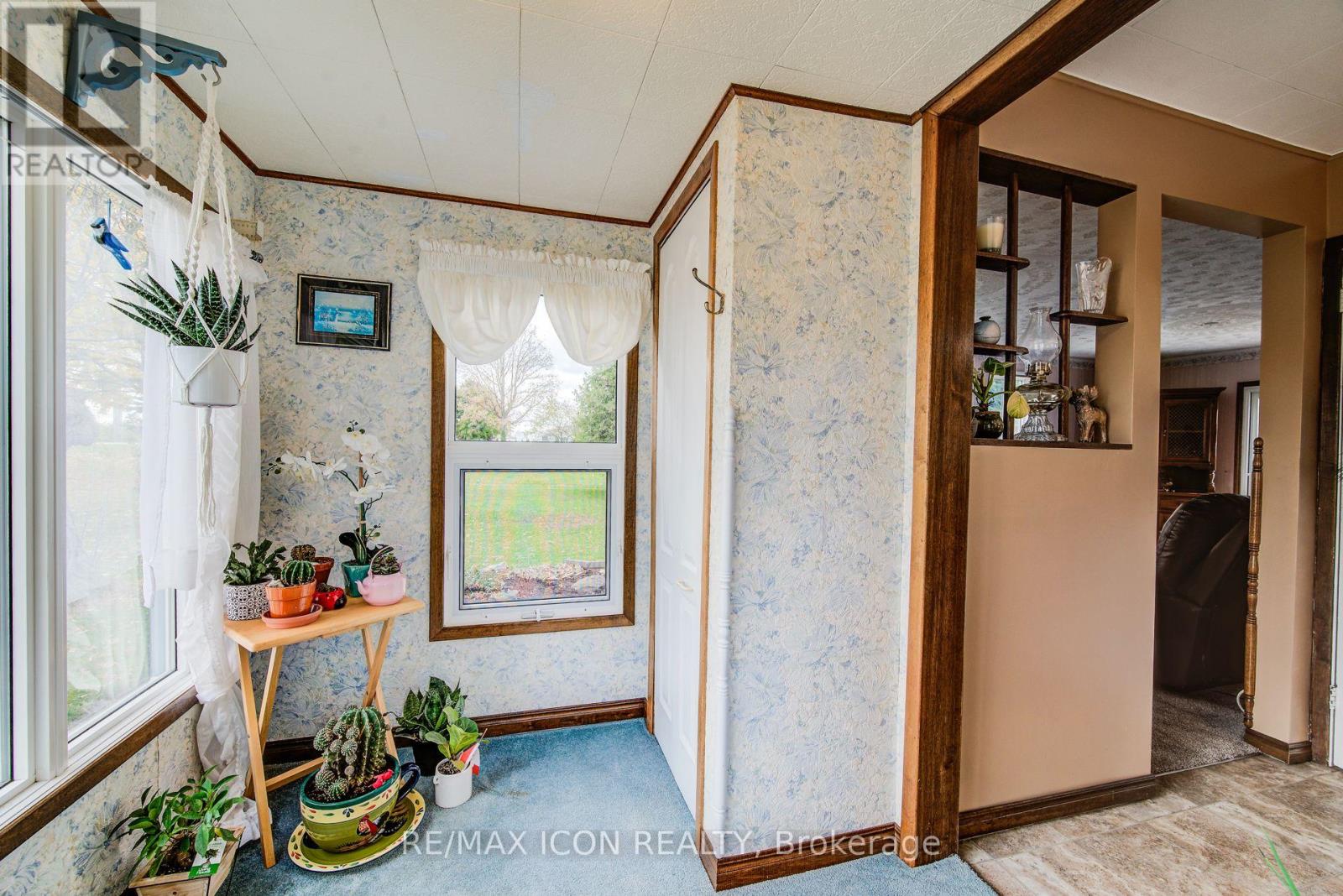 1301 Lobsinger Line, Woolwich, Ontario  N2J 4G8 - Photo 6 - X12488678